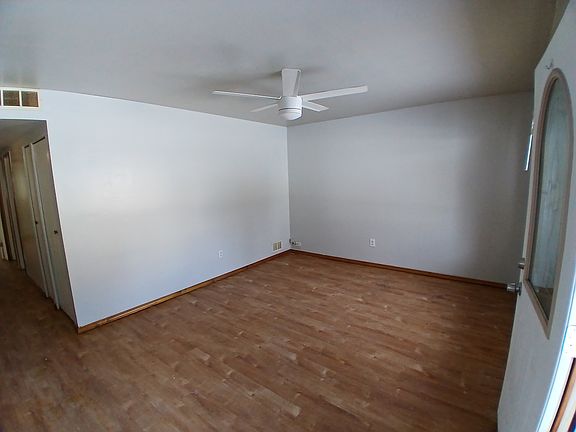 3rd image of 26327 McDonald St
