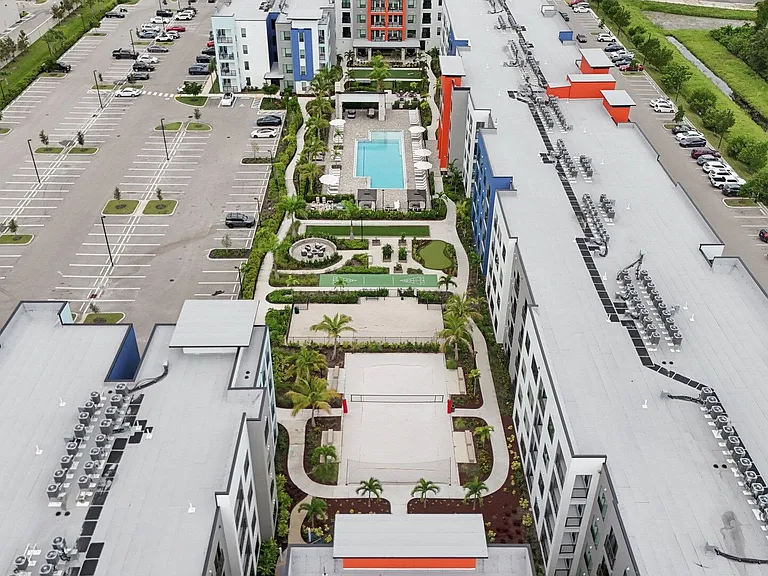 The Centro Apartments — Photo 91