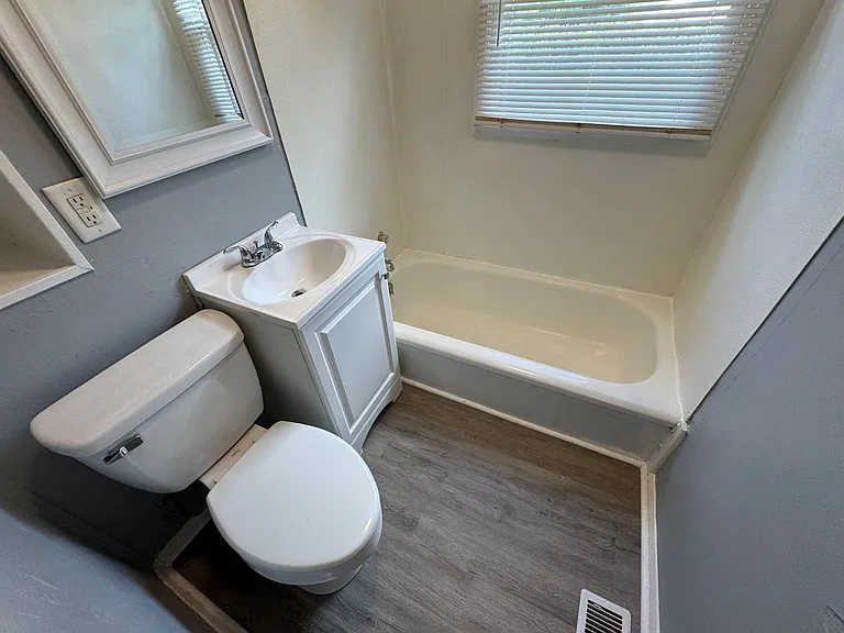 2029 N Goodlet Ave — Photo 14