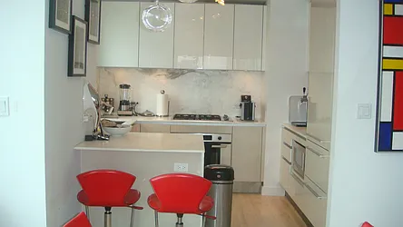 Rented by La Seven Inc.