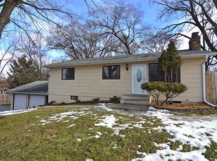 358 McKnight Rd S, Maplewood, MN 55119