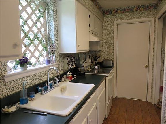 3rd image of 1518 Greywood Dr
