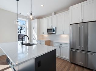 1839 W Irving Park Rd #4R, Chicago, IL 60613