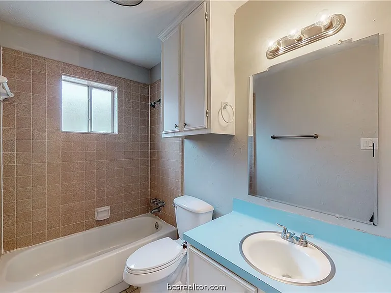 1107 Braeswood Dr — Photo 32