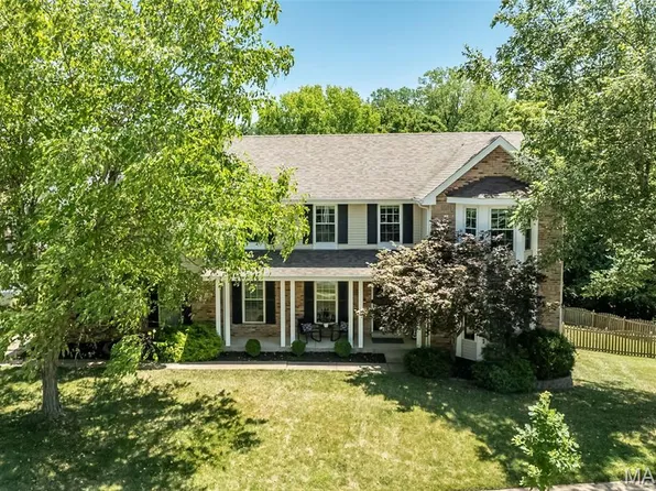 16550 Westglen Farms Dr, Ballwin, MO 63011