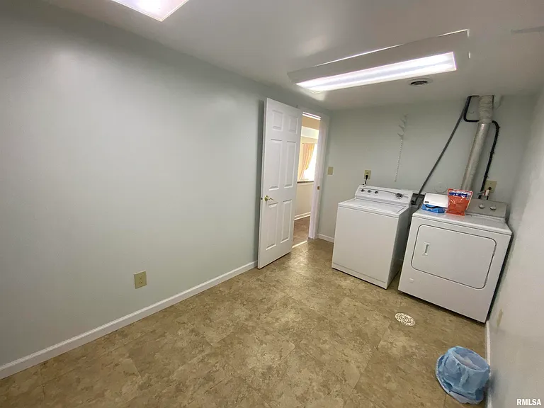 6525 N Kramm Rd — Photo 23
