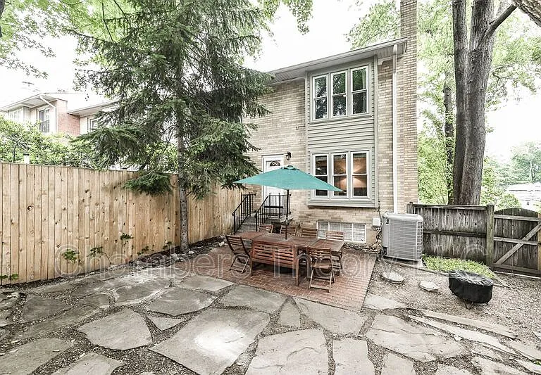 2112 Military Rd — Photo 25