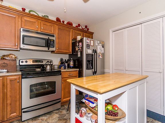 4th image of 100 Piedmont Ct