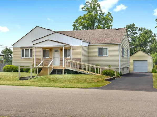 157 Elizabeth St S, Hopwood, PA 15445