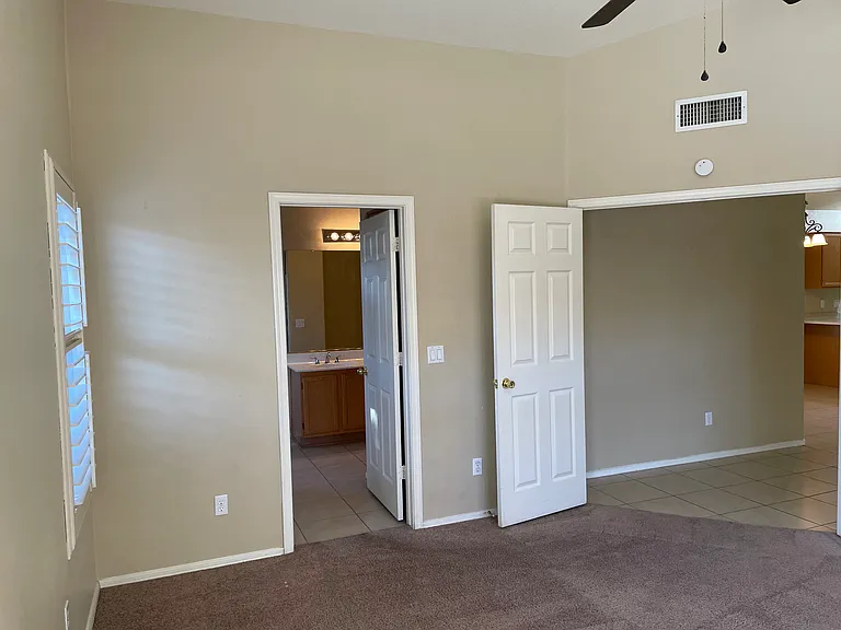 8949 W Kathleen Rd — Photo 10