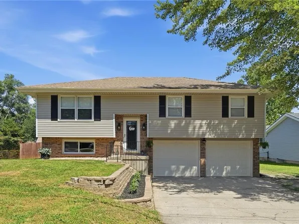 2309 S 17th St, Leavenworth, KS 66048