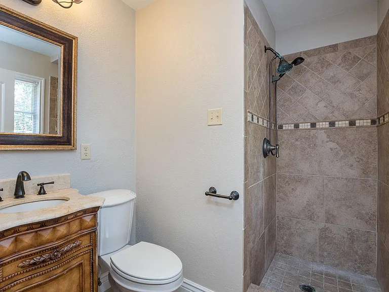 906 Lazy Ln — Photo 14