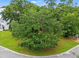 32 Seagrass Ct, Pawleys Island, SC 29585