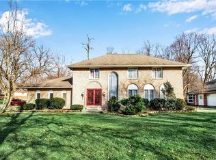 243 Forestview Dr, Williamsville, NY 14221