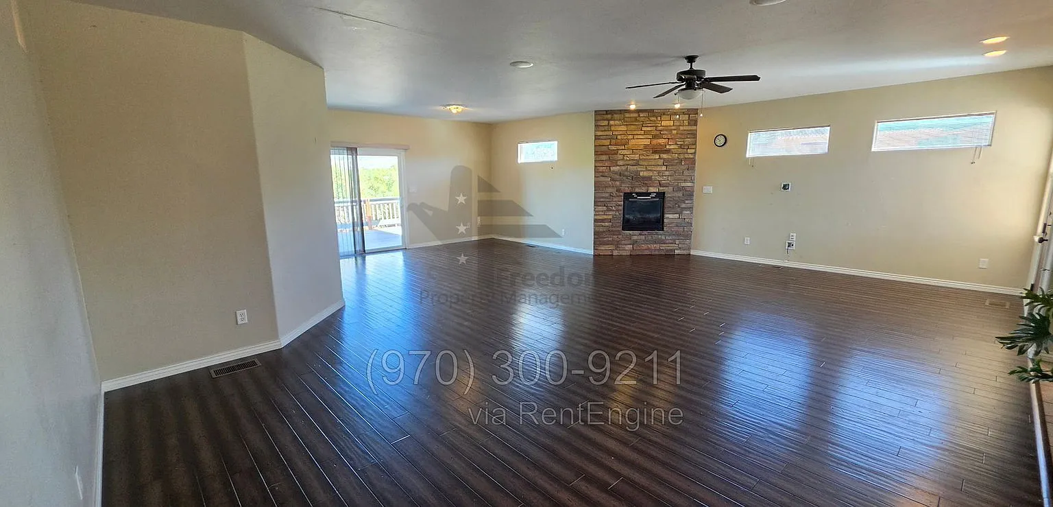 2 bed, 2.0 bath, 2007 sqft, $2,200 — Photo 4
