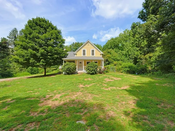 109 Pine St, Franklin, MA 02038