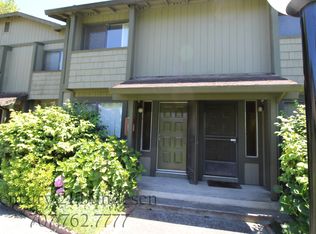 261 College View Dr, Rohnert Park, CA 94928