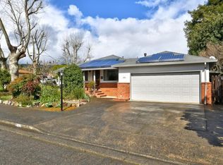 103 Rosewood Dr, Cloverdale, CA 95425