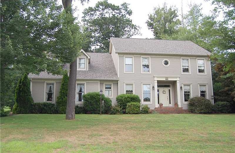 1st image of 1104 Chaucer Dr