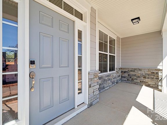 2nd image of 117 Jentri Way