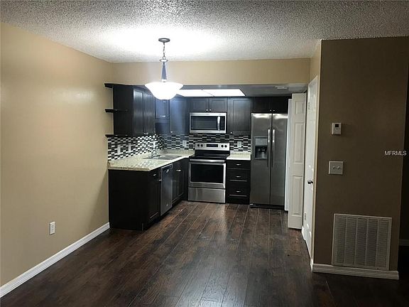 2nd image of 92 Windtree Ln Building L