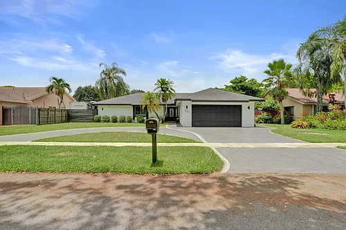 620 SW 100th Ave Photo 1