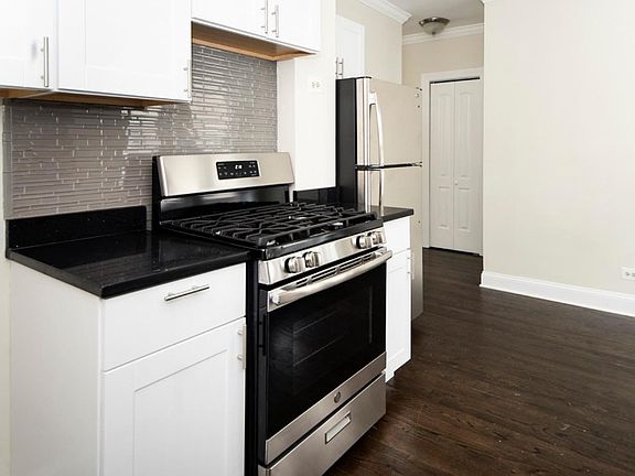 2nd image of 3815-23 N Greenview Ave #3819.5-1W