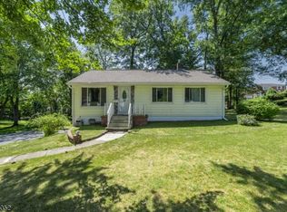 14 Katherine Dr, Lake Hiawatha, NJ 07034