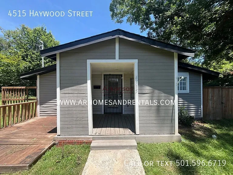 4515 Haywood St N — Photo 1