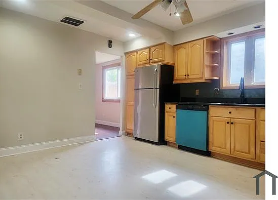 28 Right Wing Dr — Photo 17