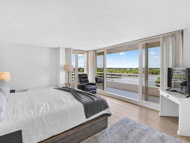 4101 N Ocean Blvd #401 — Photo 35