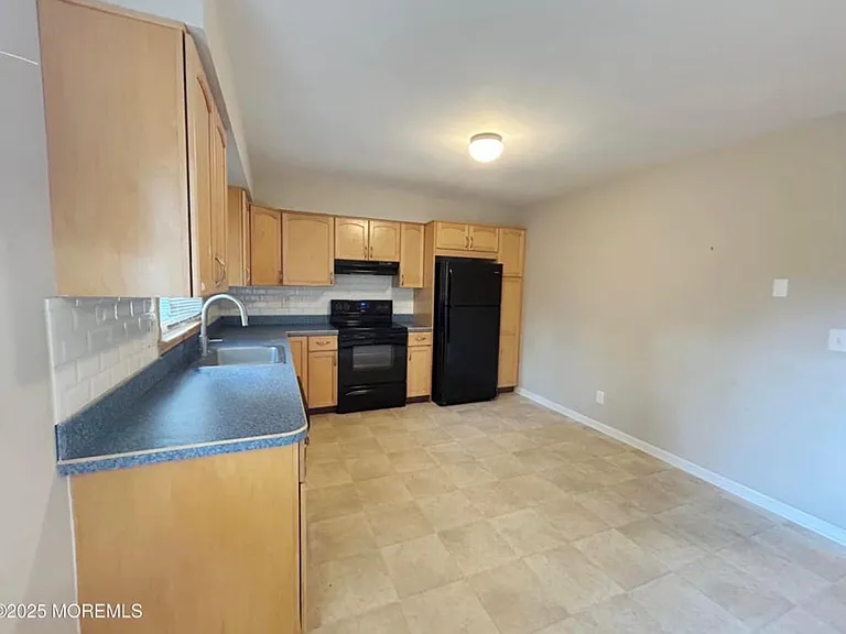 501 Bismarck St — Photo 7