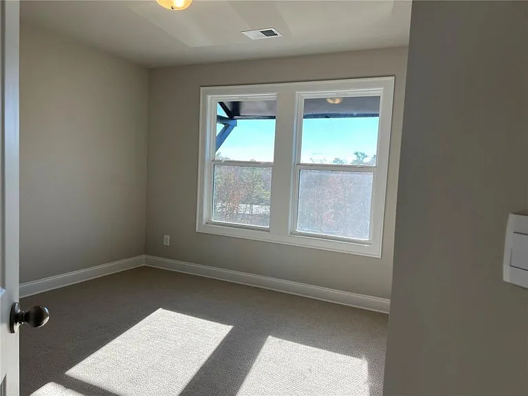 431 Lincoln St — Photo 12