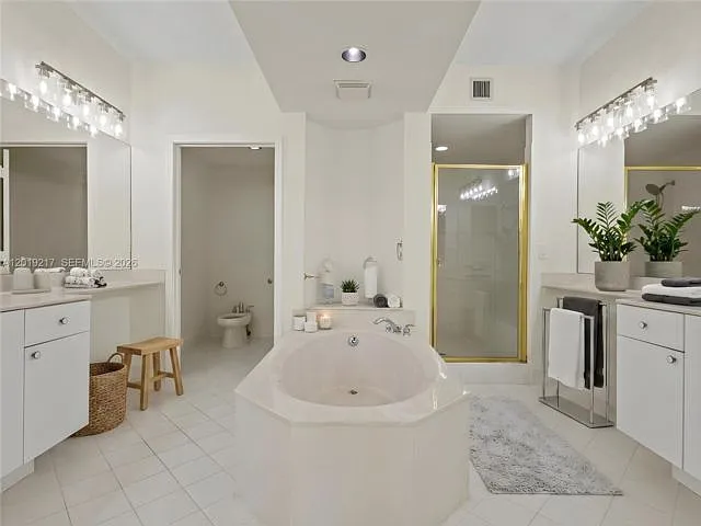 10720 NW 66th St — Photo 12