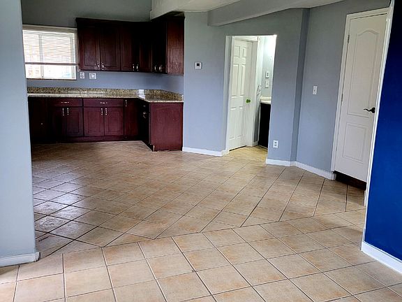 3rd image of 1136 W Elba Ave S #2