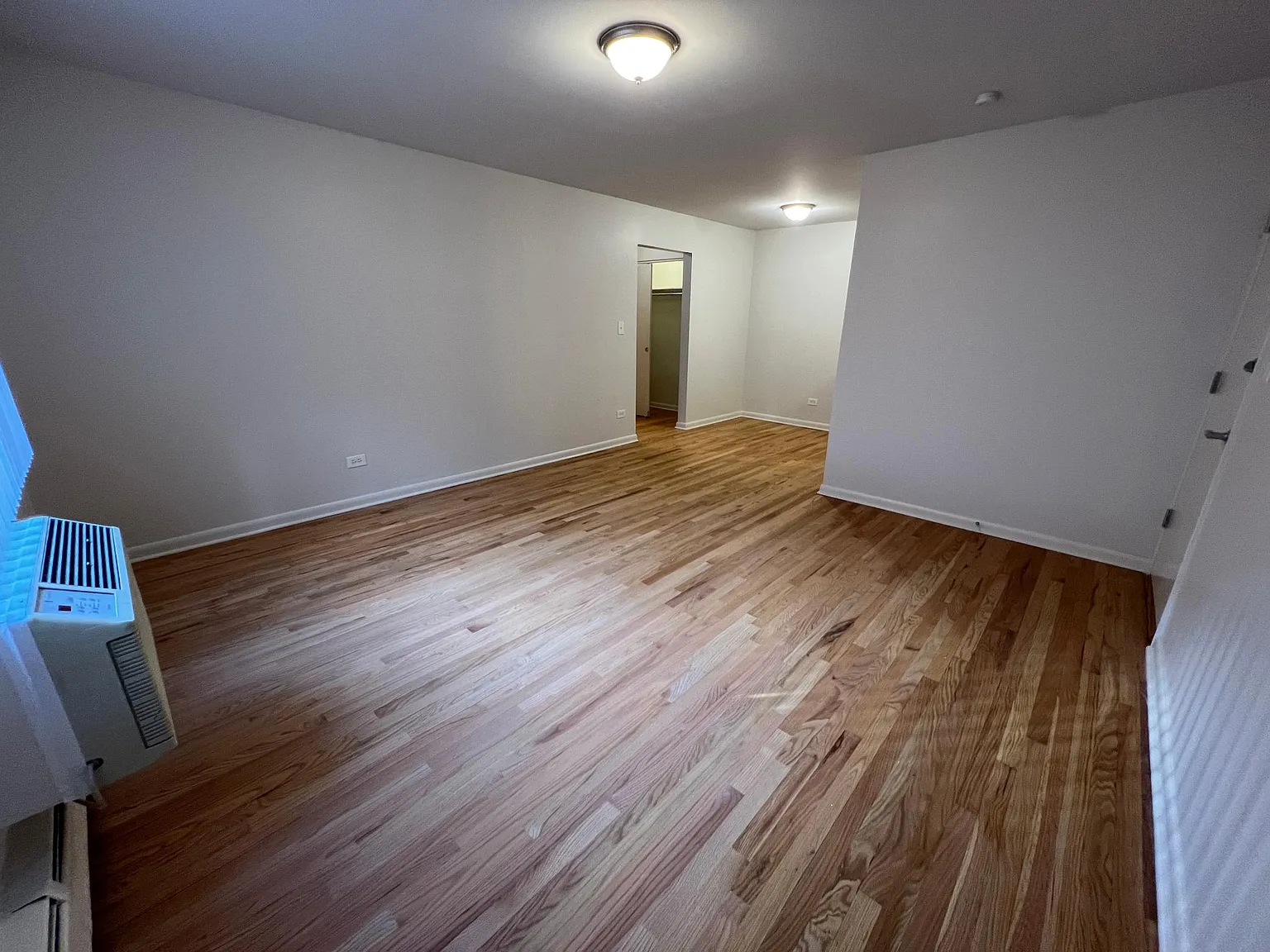6010 N Winthrop Ave — Photo 3