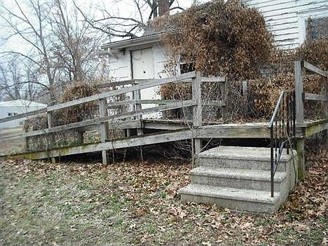 2nd image of 224 W Joe Davis St