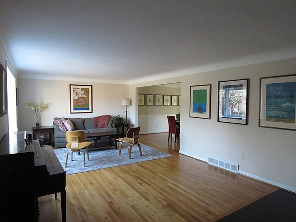 4th image of 2510 Meadowmar Ln