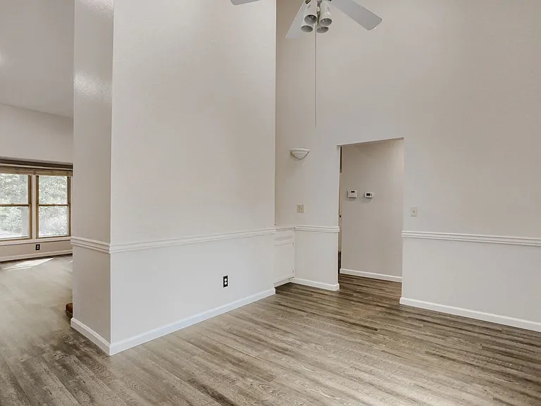 7718 S Cove Cir — Photo 8