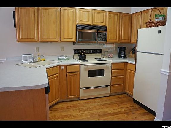 5th image of 3615 N Wolf Lodge Dr E #1404