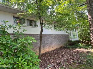 1206 Pilleaux Dr, Knoxville, TN 37912