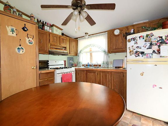 4th image of 616 Tuttle Rd