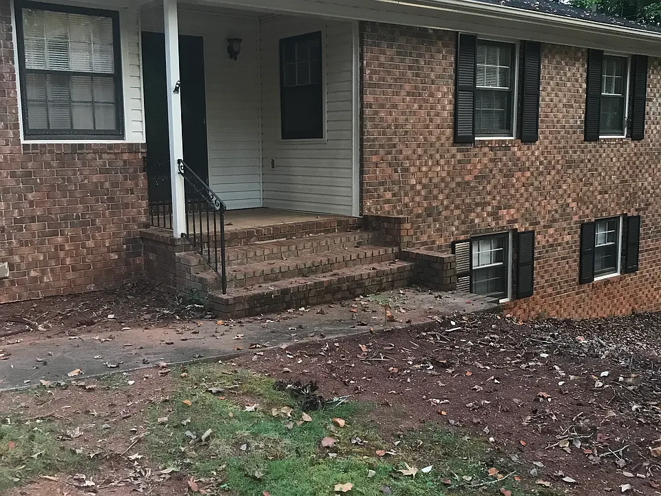 100 Crestwood Dr