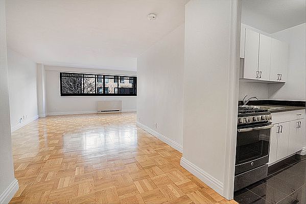 1st image of 477 W 57th St #4G