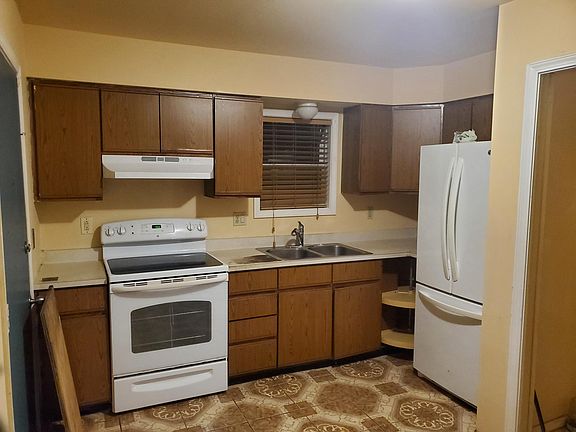 2nd image of 443 Pacific Ave