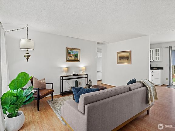 4th image of 26132 19th Avenue S