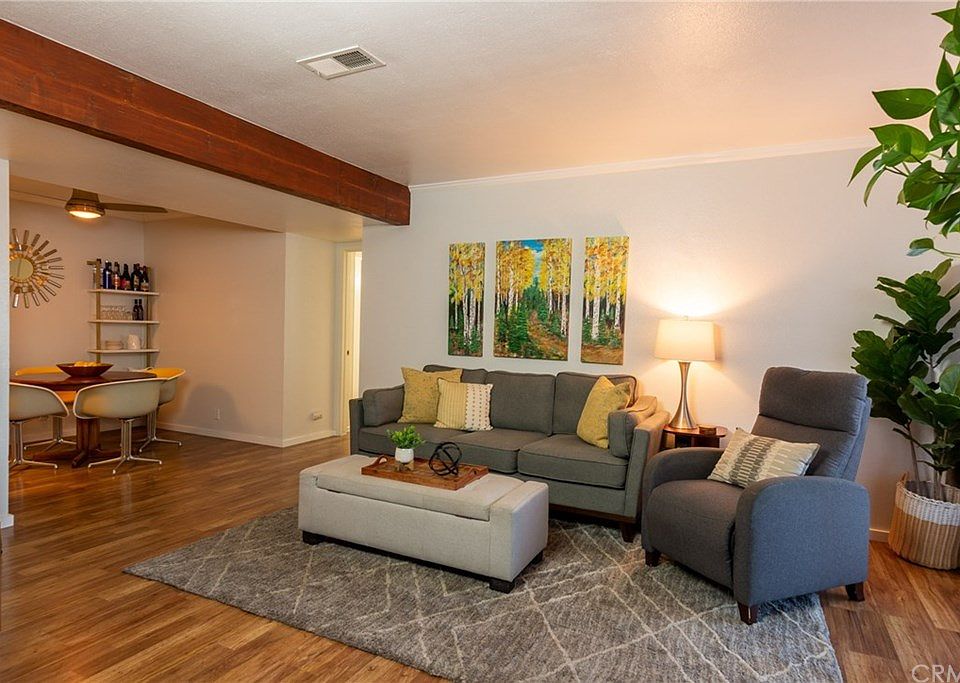 1st image of 2419 Country Ln