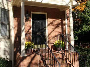 2560 Holcomb Springs Dr, Alpharetta, GA 30022
