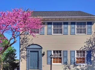 395 Robin Hill Cir, York, PA 17404