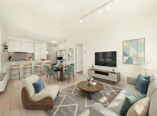 711 W 14th St #208, North Vancouver, BC